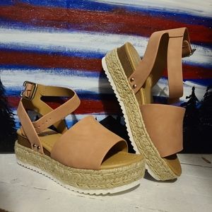 Espadrille sandals